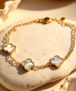 Luck Clover Bracelet in Mother of Pearl or Onyx - Stylish Charm Jewelry