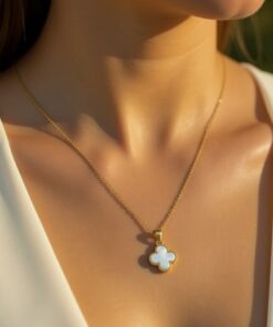 Trèfle Chance Necklace in Mother of Pearl or Onyx