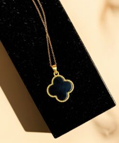 Trèfle Chance Necklace in Mother of Pearl or Onyx