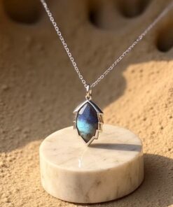 Light Leaf Labradorite Pendant
