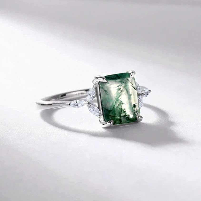 Green Balance Ring in Moss Agate & Silver - Nature-Inspired Jewellery