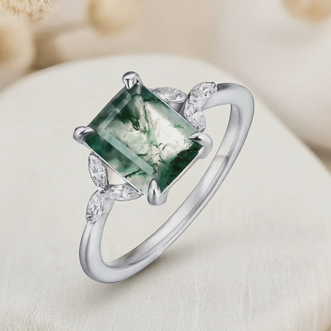 Green Balance Ring in Moss Agate & Silver - Nature-Inspired Jewellery