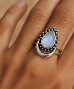 Intuitive Moon Ring in Moonstone & Silver